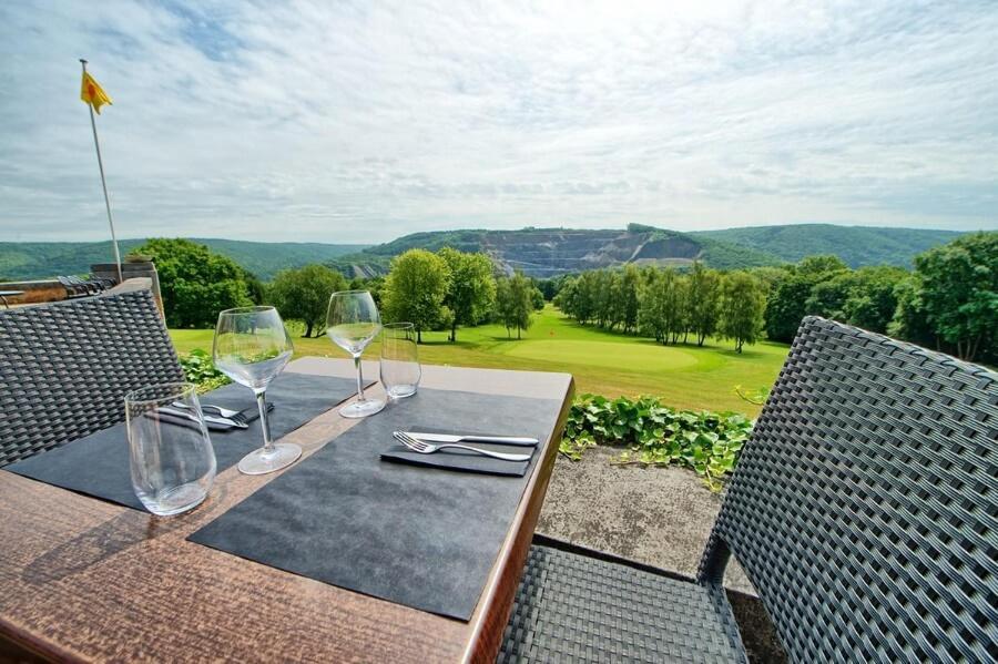 Le Logis Des Chenes, Superbe Bungalow Dans Quartier Residentiel Proche De Namur Wépion Esterno foto