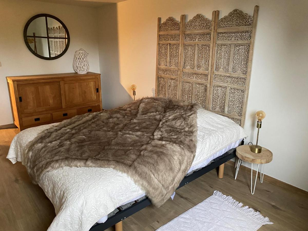 Le Logis Des Chenes, Superbe Bungalow Dans Quartier Residentiel Proche De Namur Wépion Esterno foto