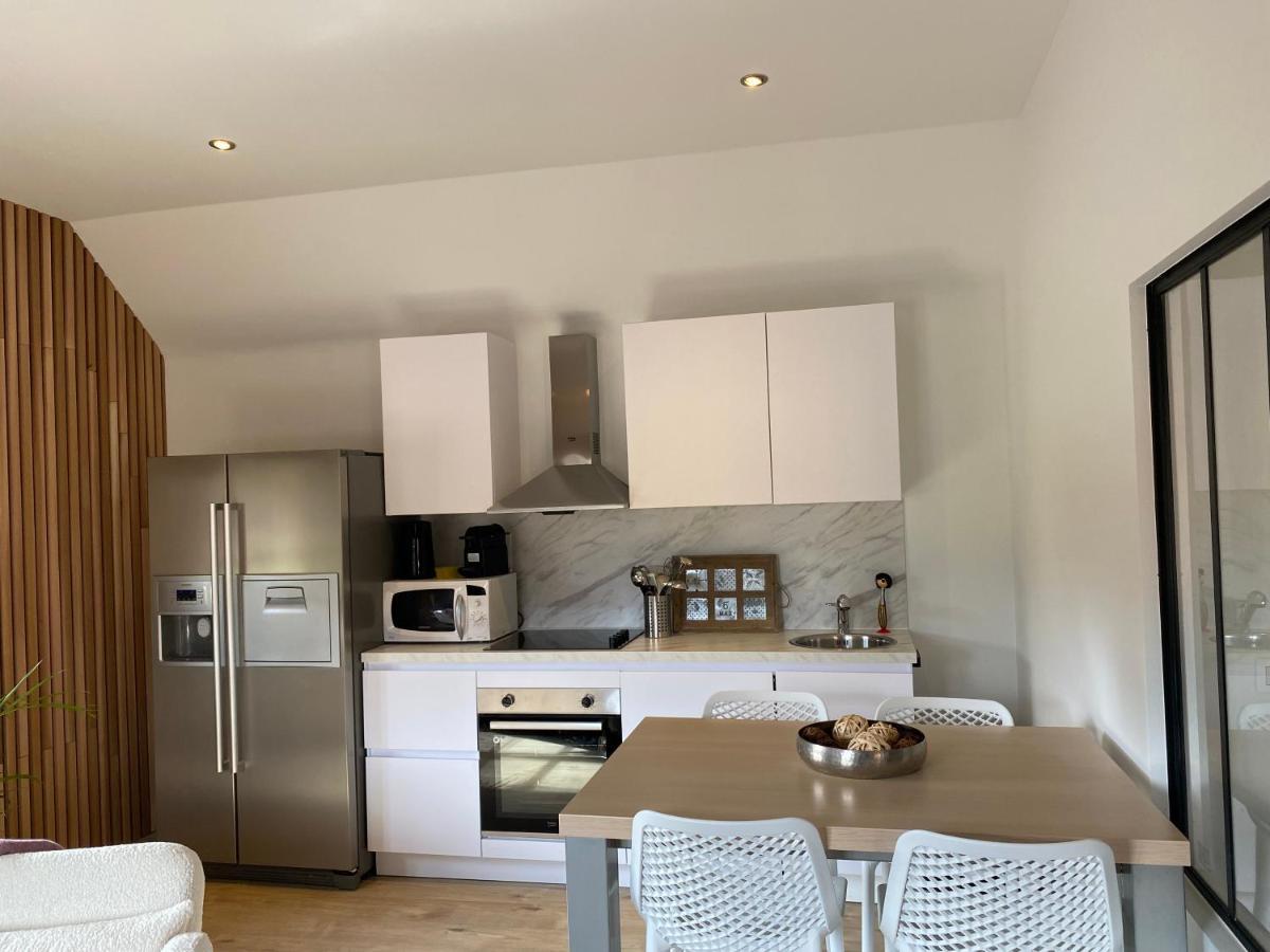 Le Logis Des Chenes, Superbe Bungalow Dans Quartier Residentiel Proche De Namur Wépion Esterno foto
