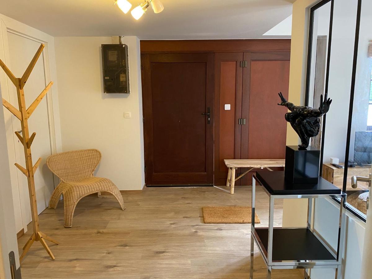 Le Logis Des Chenes, Superbe Bungalow Dans Quartier Residentiel Proche De Namur Wépion Esterno foto